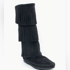 Minnetonka 3 Later Fringe Boot sz 6